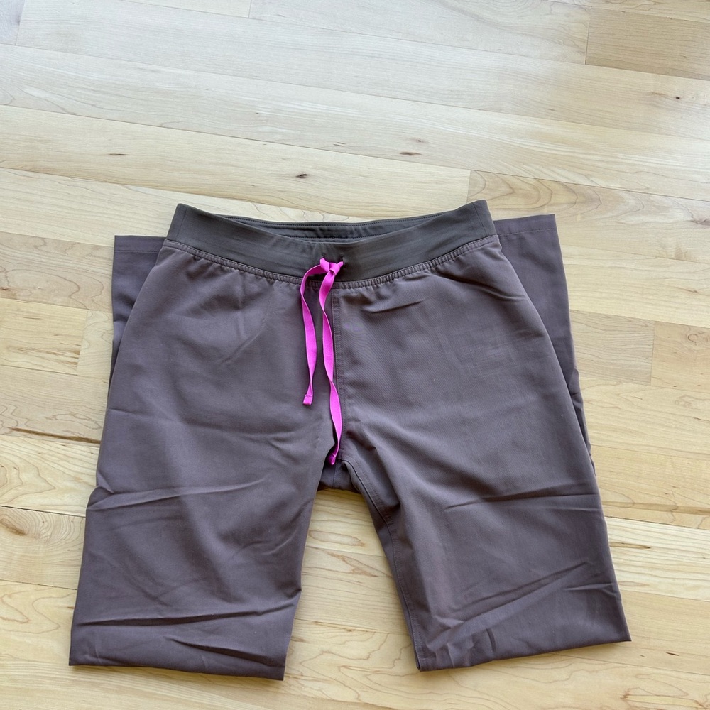 Figs Smokey Taupe Livingston Scrub Pant